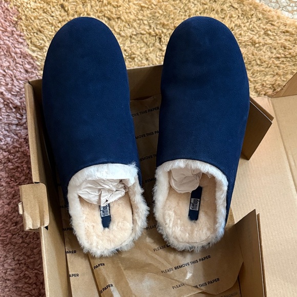 NIB Fitflop Chrissie Shearling Slippers Navy Suede 8/39 - Picture 2 of 5